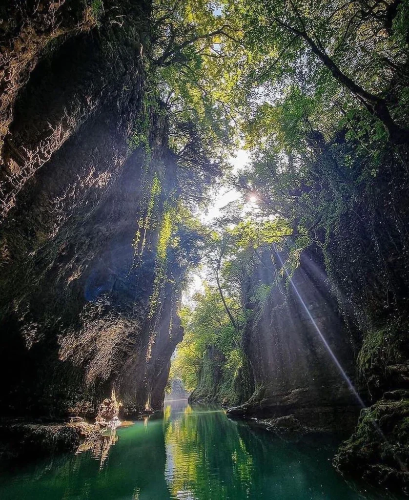 Canyons 13